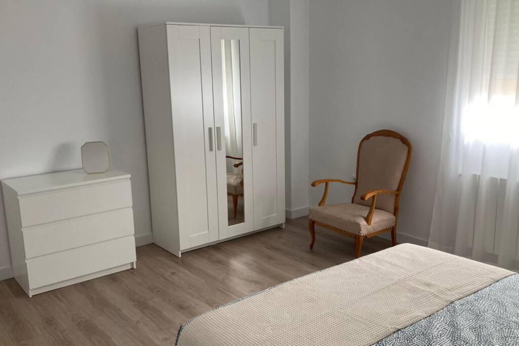 Piso Nuevo, Centrico Y Tranquilo Apartment Буйас Екстериор снимка