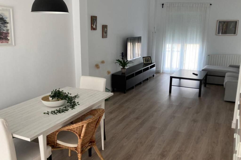 Piso Nuevo, Centrico Y Tranquilo Apartment Буйас Екстериор снимка
