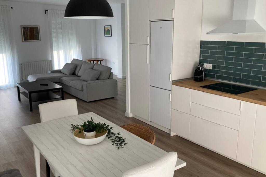 Piso Nuevo, Centrico Y Tranquilo Apartment Буйас Екстериор снимка